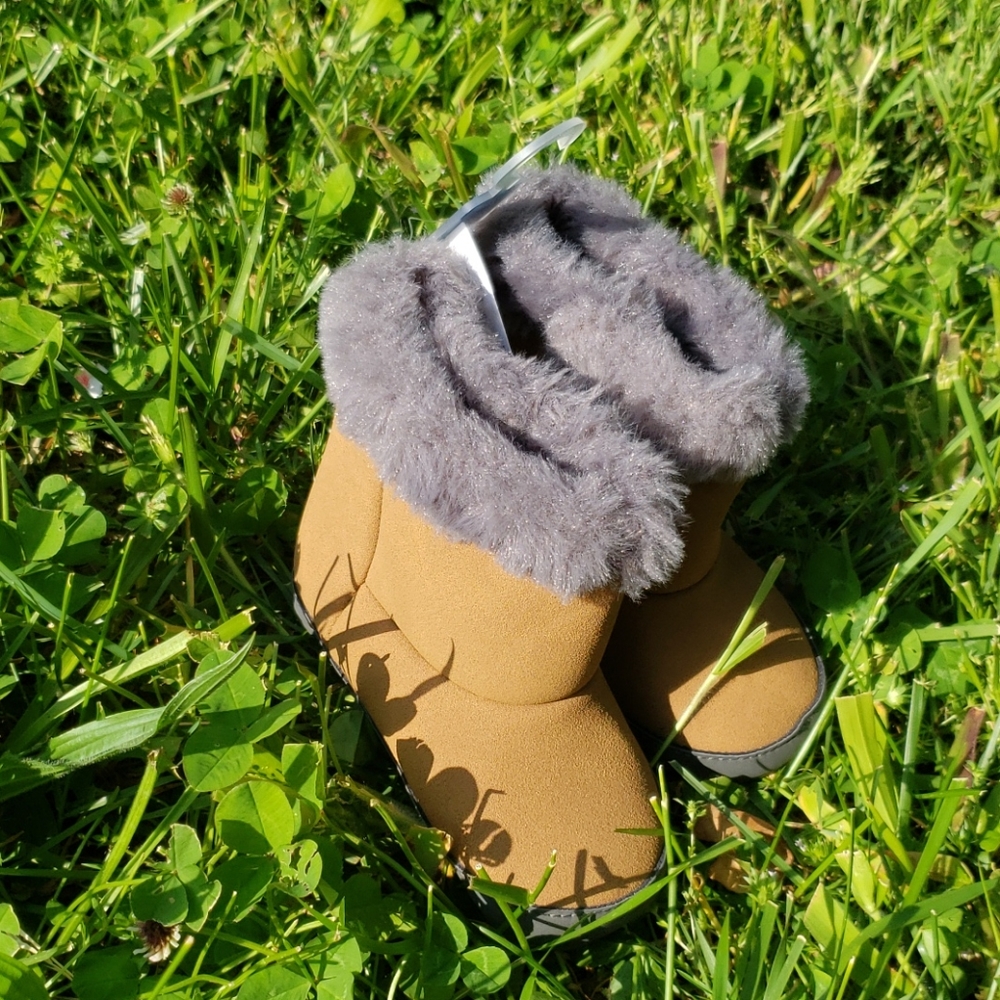 NWT Baby Booties
